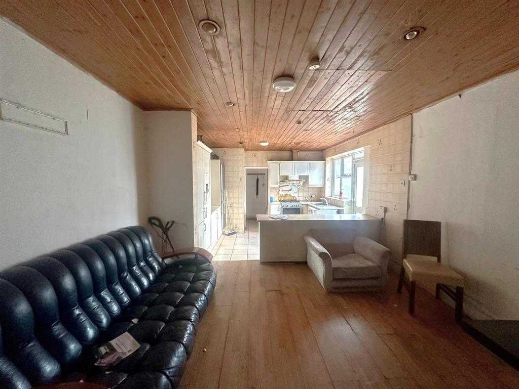 Kitchen Dining area.jpg