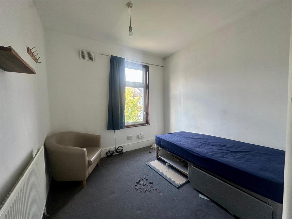 Bedroom..jpg