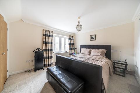 6 Anzio Gardens, Caterham, CR3 5GE