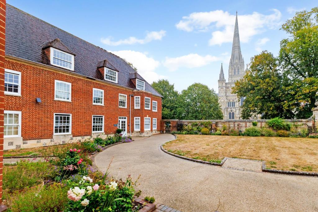 97268 161-The-Close-Salisbury (1).jpg
