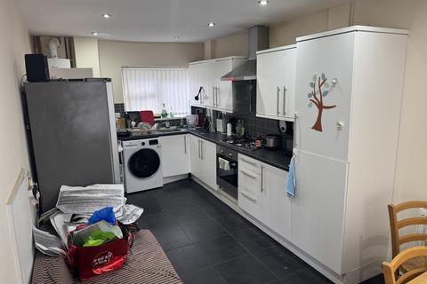 5 bedroom terraced house to rent, Metchley Drive, Birmingham B17