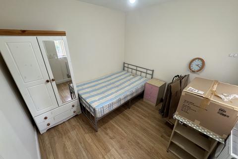 5 bedroom terraced house to rent, Metchley Drive, Birmingham B17