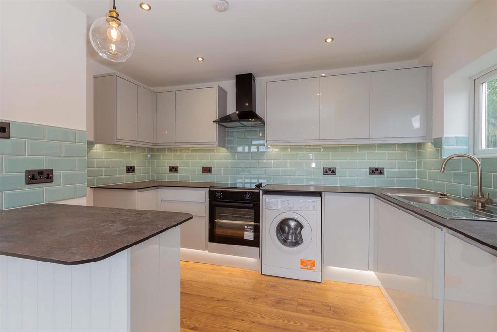 Flat 6 93 L Cippenham Lane-14.jpg