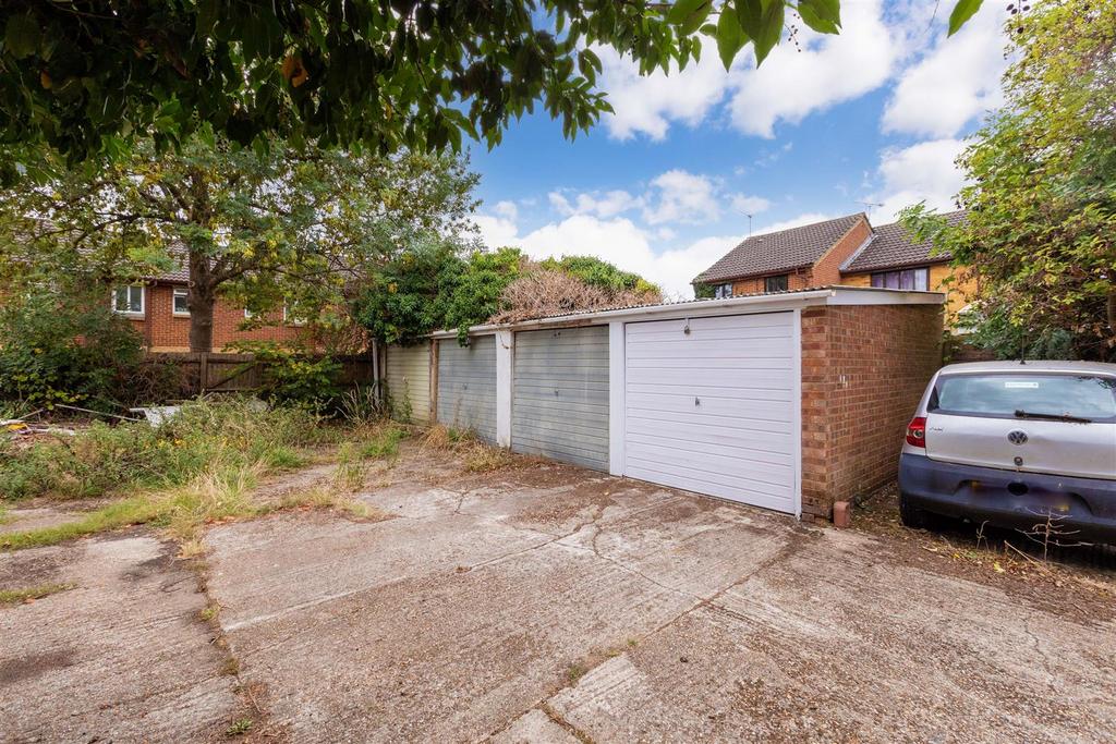 Flat 6 93 L Cippenham Lane-4.jpg