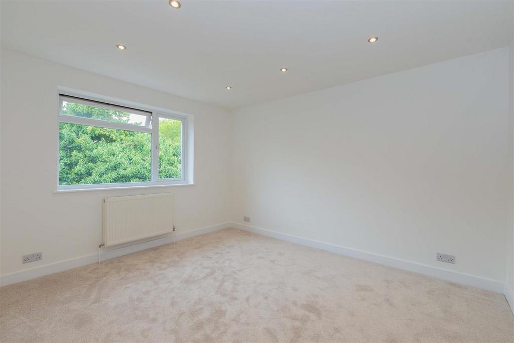 Flat 6 93 L Cippenham Lane-9.jpg