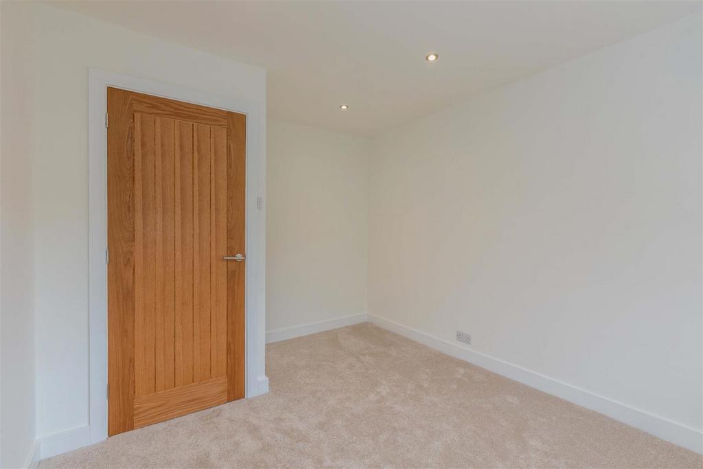 Flat 6 93 L Cippenham Lane-8.jpg
