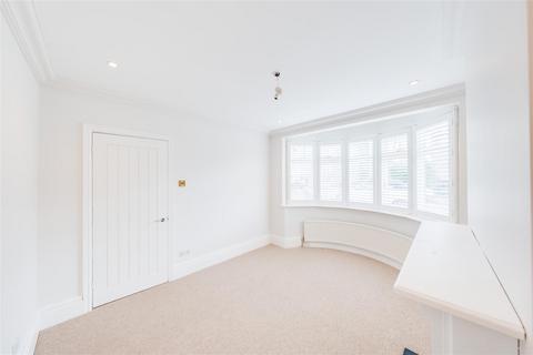 25 Dene Road, Dartford, DA1 1LX