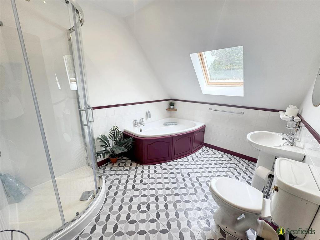 1 of 3 Bathrooms