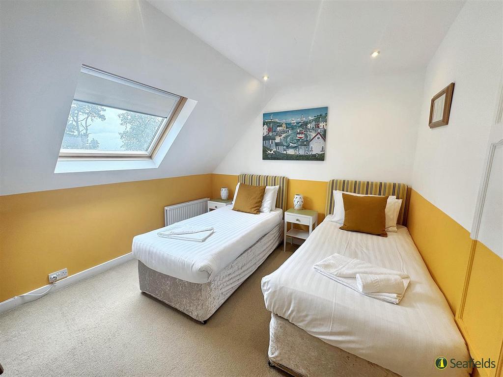 1 of 5 Bedrooms