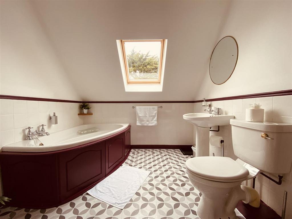 1 of 3 Bath/Shower Rooms