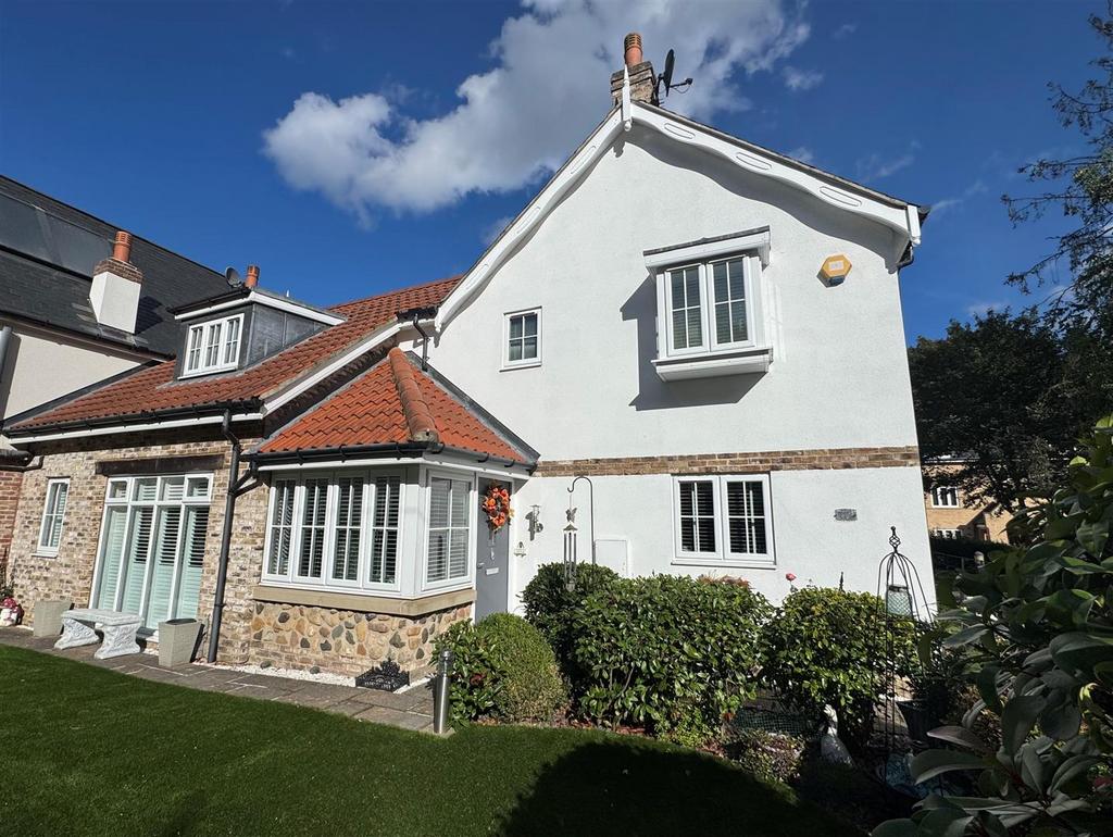 33 St Marys Walk main.jpg