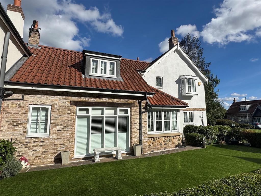 33 St Marys Walk side.jpg