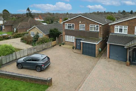 4 bedroom detached house for sale, Penn Road, Hazlemere HP15
