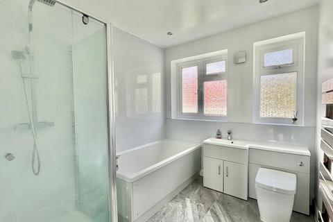 184 Dolphins Road, Folkestone, CT19 5QA