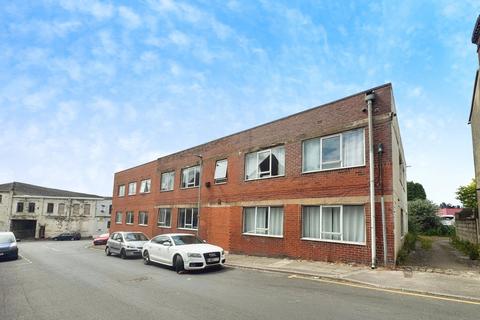 1 bedroom apartment to rent, Cromwell Court, Stoke-On-Trent ST1