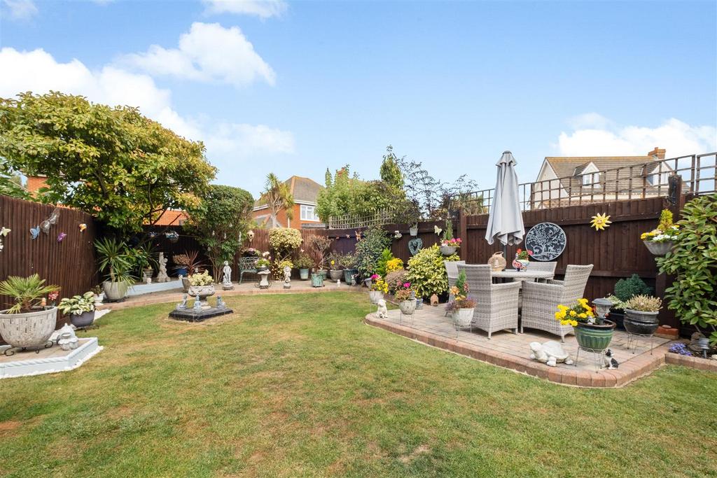 Edited rear garden.jpg