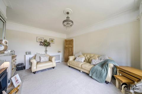 120 Hawes Lane, West Wickham, BR4 9AA