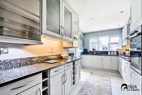 120 Hawes Lane, West Wickham, BR4 9AA