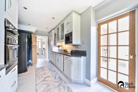 120 Hawes Lane, West Wickham, BR4 9AA