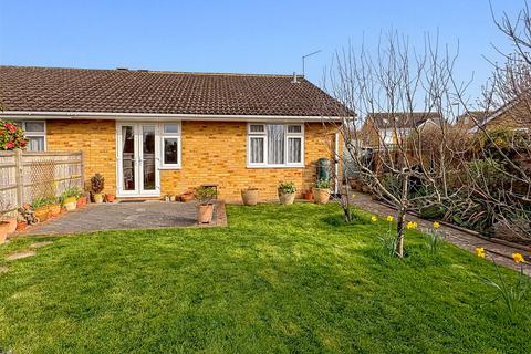 2 bedroom semi-detached bungalow for sale, The Winter Knoll, Littlehampton BN17