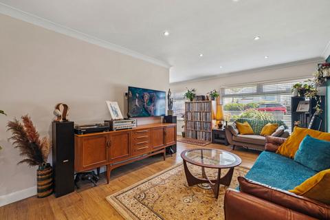 75 Broadmead, Killay, Swansea, SA2 7EJ