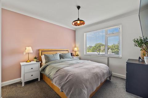 75 Broadmead, Killay, Swansea, SA2 7EJ