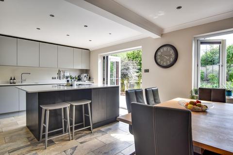 4 bedroom detached house for sale, South View, Great Dunmow