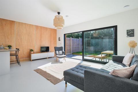 undefined, Florence Avenue, Morden SM4
