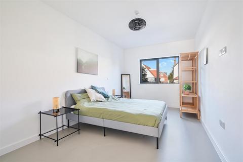 undefined, Florence Avenue, Morden SM4