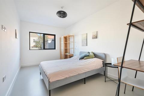 undefined, Florence Avenue, Morden SM4