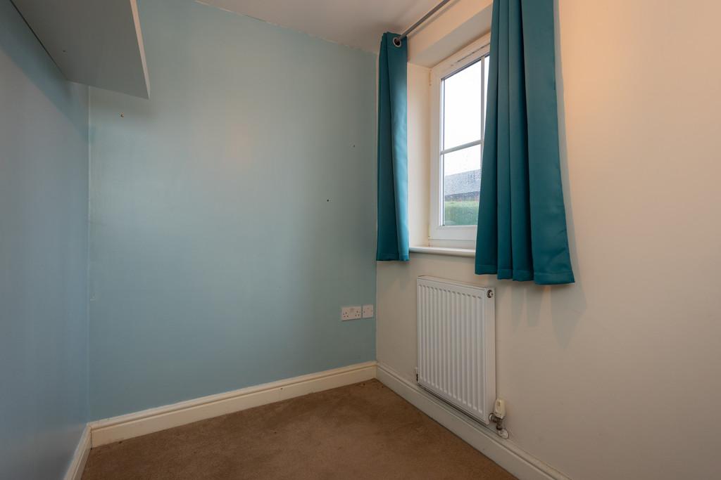 12 Nesfield Rd - 001