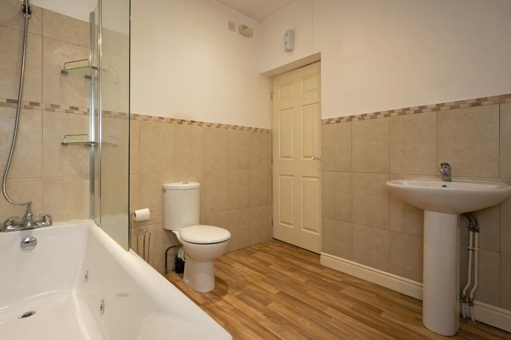 12 Nesfield Rd - 013