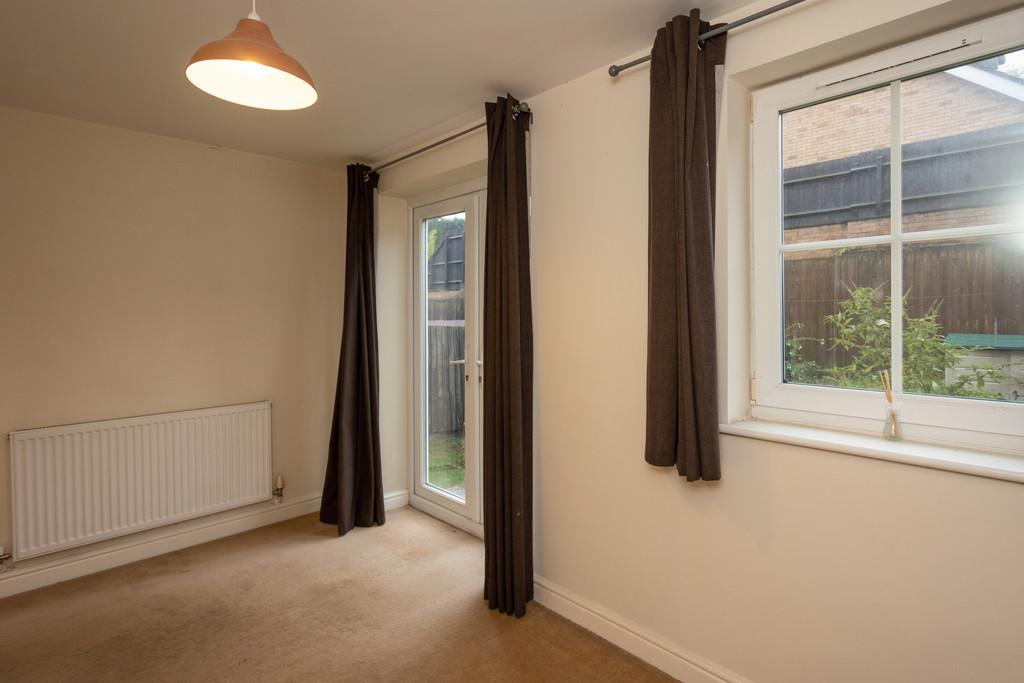 12 Nesfield Rd - 009