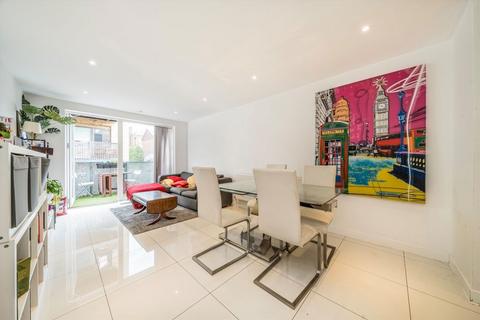 2 bedroom flat for sale, Atkins Square, London E8