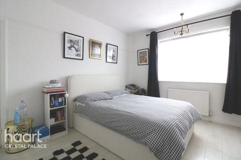 undefined, Beulah Hill, London