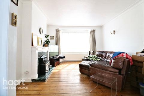 undefined, Beulah Hill, London