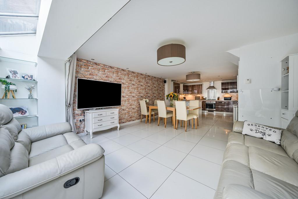 Family room 2