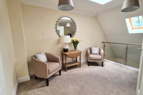 2 bedroom retirement property for sale, Fleur De Lis, Marlborough, SN8 2FN