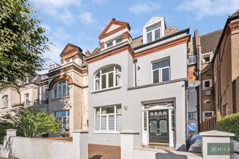 2 bedroom apartment to rent, Brondesbury Villas, London NW6