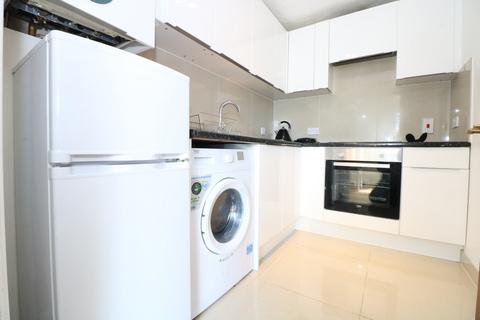 2 bedroom apartment to rent, Shaftesbury Gardens, London NW10