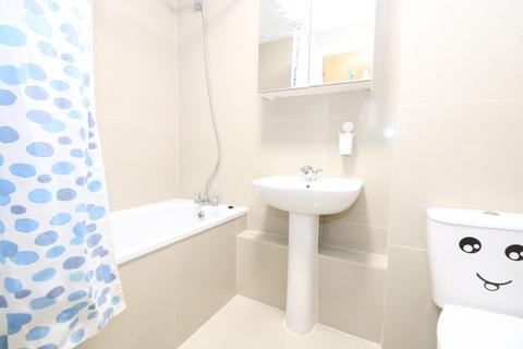 2 bedroom apartment to rent, Shaftesbury Gardens, London NW10