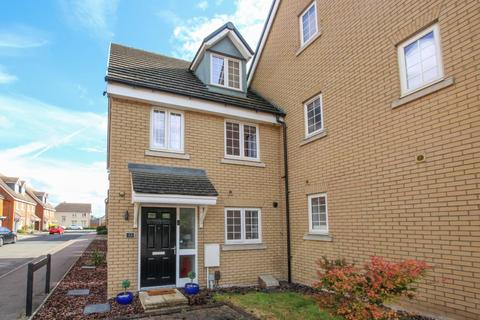 3 bedroom semi-detached house for sale, Theedway, Leighton Buzzard