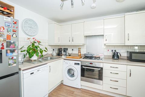 3 bedroom semi-detached house for sale, Theedway, Leighton Buzzard