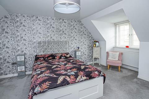 3 bedroom semi-detached house for sale, Theedway, Leighton Buzzard