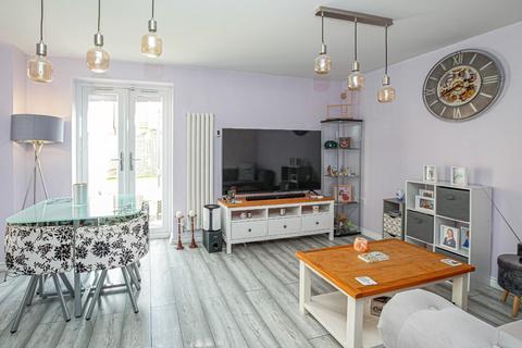 3 bedroom semi-detached house for sale, Theedway, Leighton Buzzard