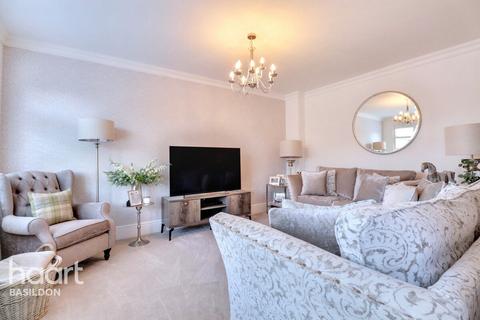3 bedroom detached house for sale, Dixon Road, Basildon