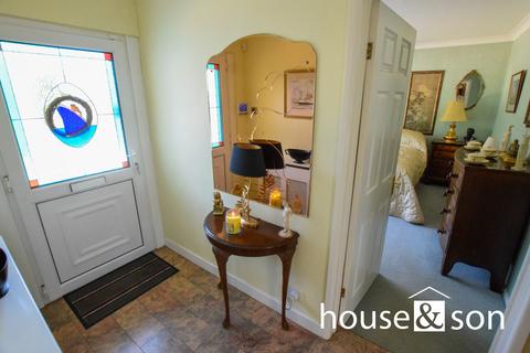 2 bedroom detached bungalow for sale, Chiltern Close, Talbot Woods, Bournemouth, BH4