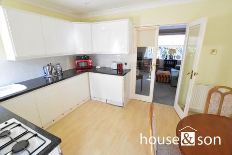 2 bedroom detached bungalow for sale, Chiltern Close, Talbot Woods, Bournemouth, BH4