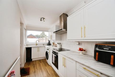 undefined, Bernadette Avenue, Hull
