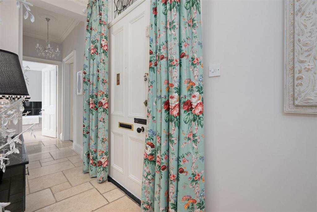 0008-1b King James Pl.JPG